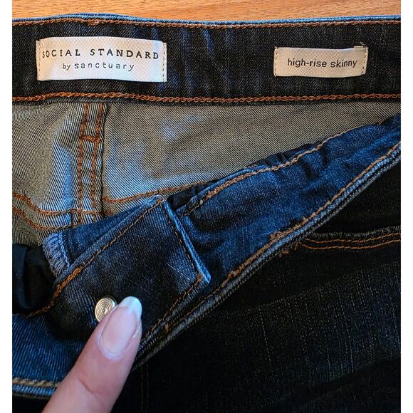Sanctuary Social Standard High-Rise Skinny Jeans Size 8/29 Dark Wash (EUC) - Picture 5 of 7